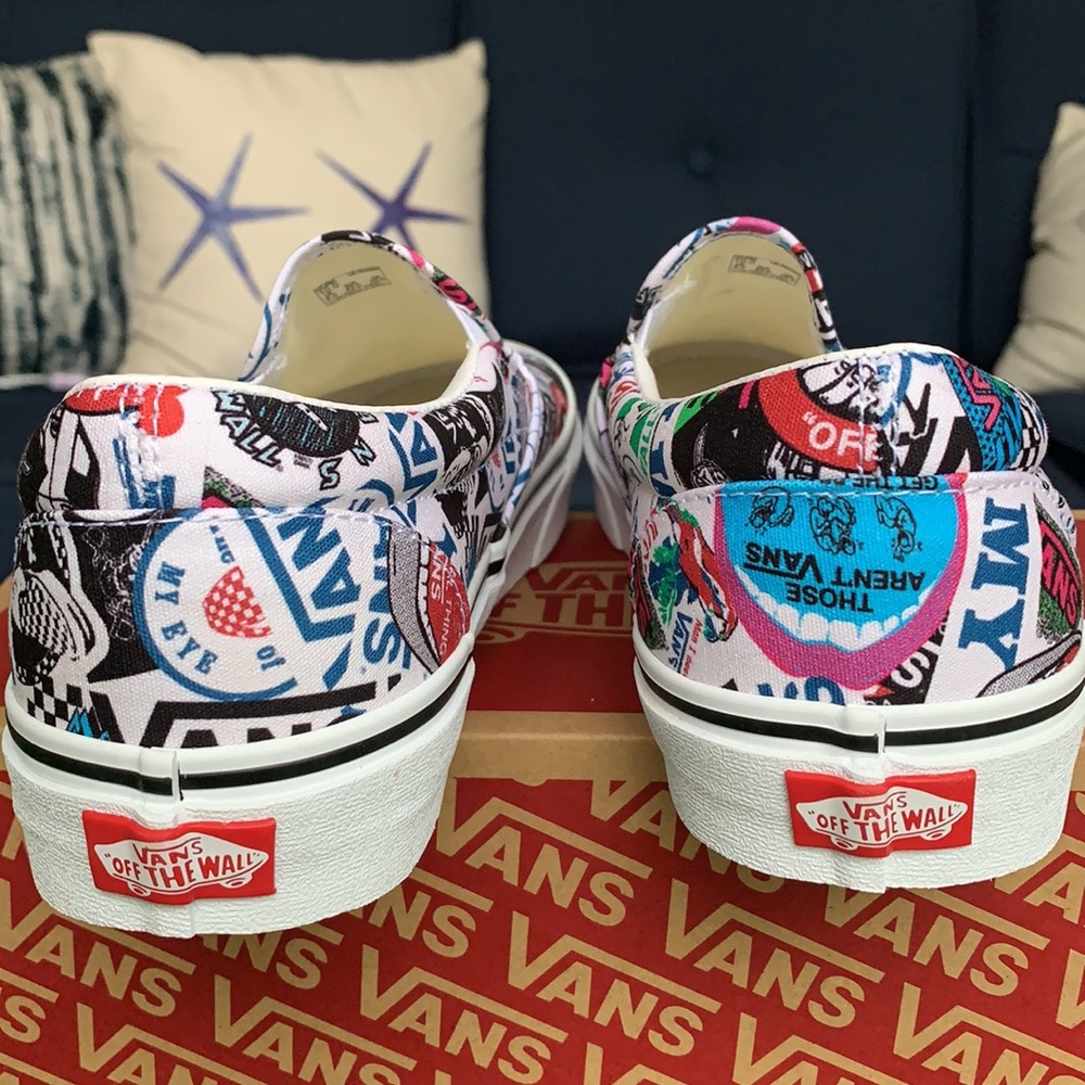 VANS Men’s CLASSIC SLIP-ON VANS MASH UP STICKERS/TRWHT Sneakers - Picture 14 of 16
